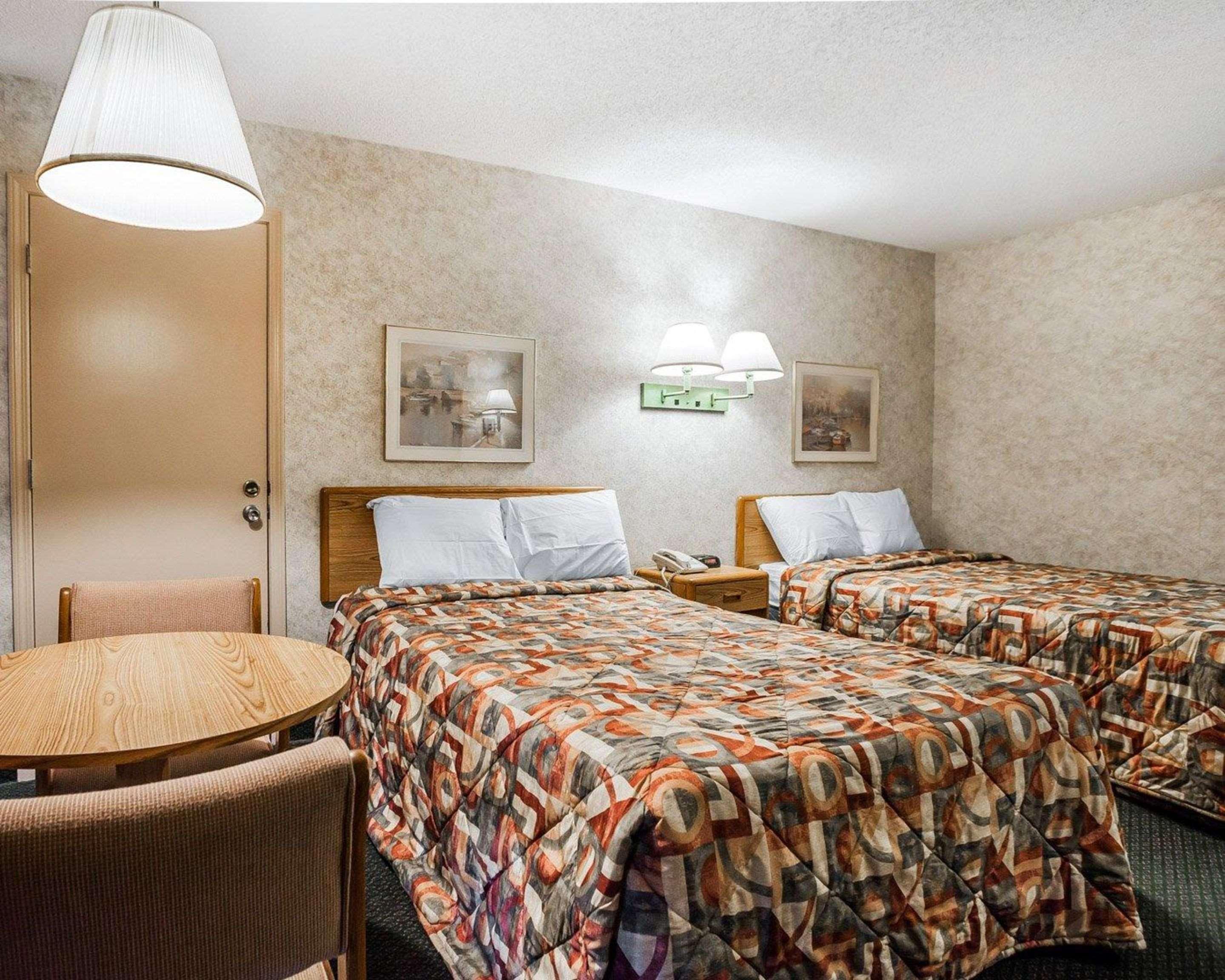 Hotel Econo
