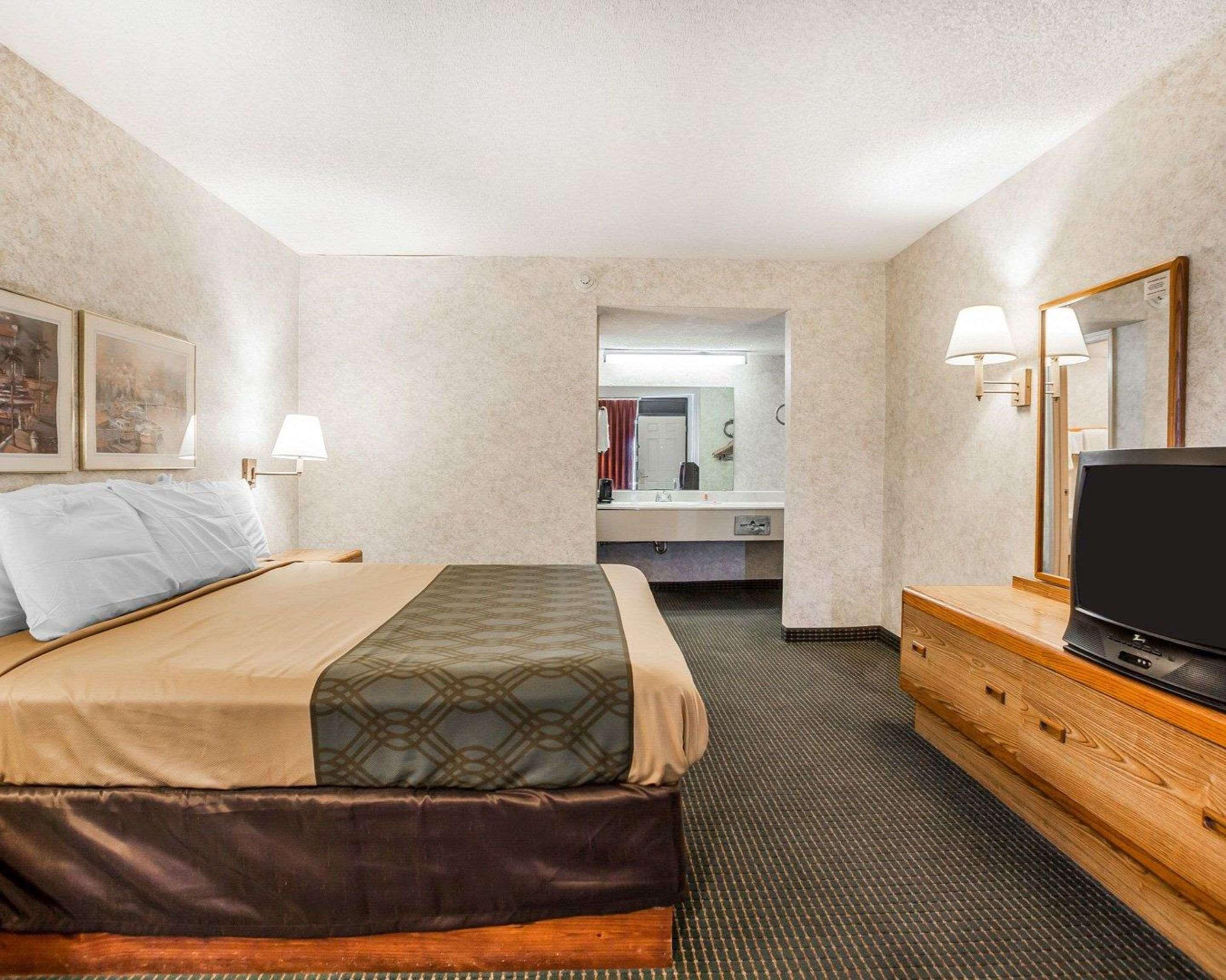 Hotel Econo 2*