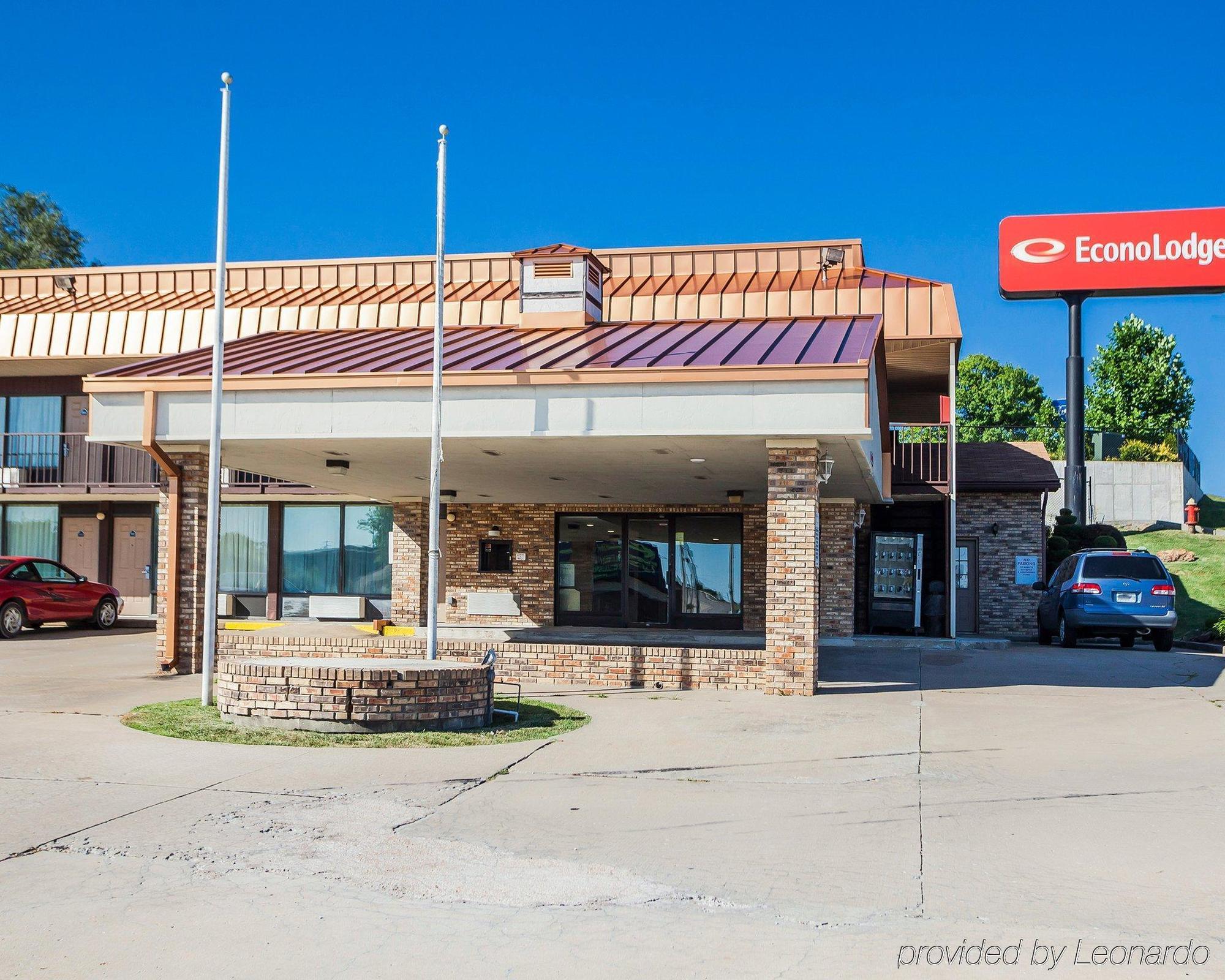 Econo Hotel